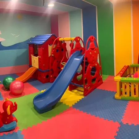 Sandy Golem (Tirana)