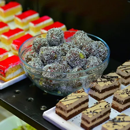 Sandy Golem (Tirana)