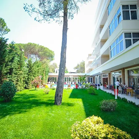 Sandy 4* Golem (Tirana)