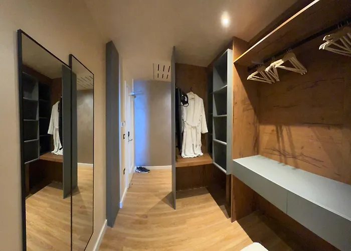 Курортный комплекс Sandy Голем