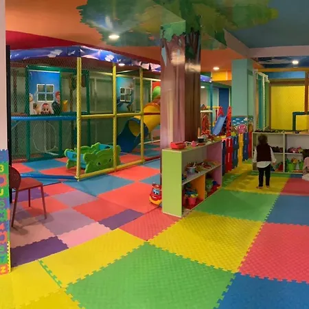 Sandy אתר נופש 4*