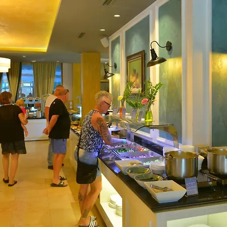 Sandy Resort 4*