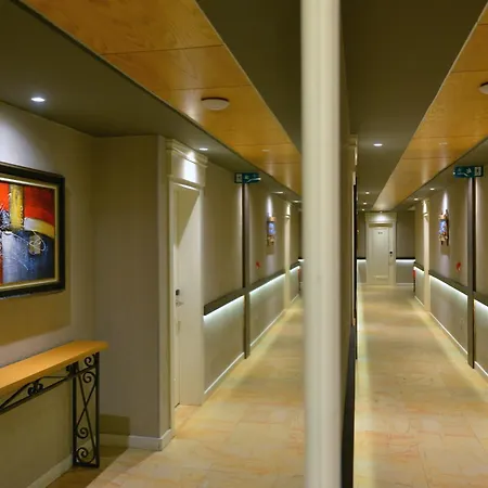 Rezort Sandy Golem (Tirana)