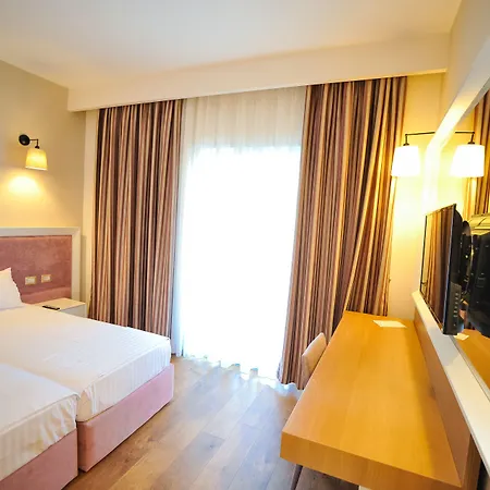 Resort Sandy Golem (Tirana)